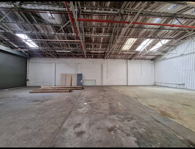 319M² WAREHOUSE TO LET IN BELLVILLE SOUTH